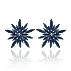 Kolczyki typu sztyfty firmy Yvon w kolorze granatowym ze szkła fasetowanego
