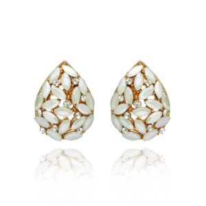 Kolczyki typu sztyfty firmy Yvon w kolorze białym w kształcie łezki