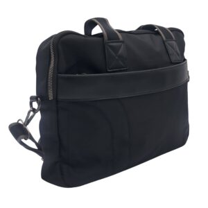 Torba na laptopa firmy Ilf w kolorze czarnym z dwoma uchwytami